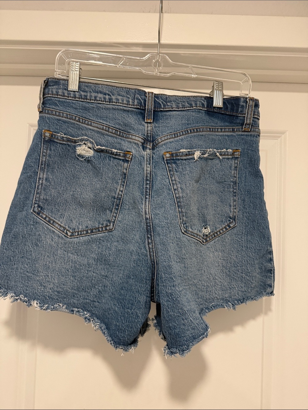 Abercrombie & Fitch The Dad Short High Rise Size 8/29 Medium Wash - Picture 2 of 4
